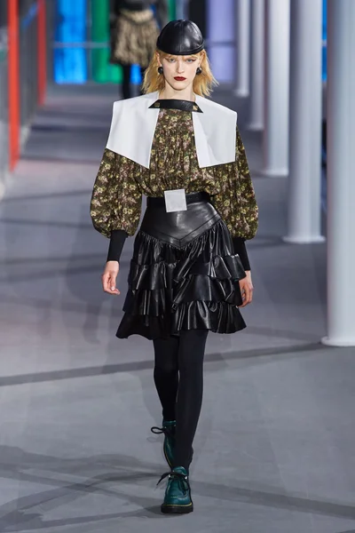 Look 27